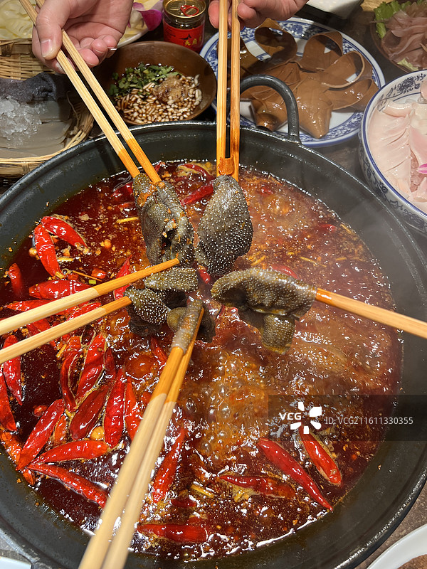 氛围感户外式火锅餐厅图片素材
