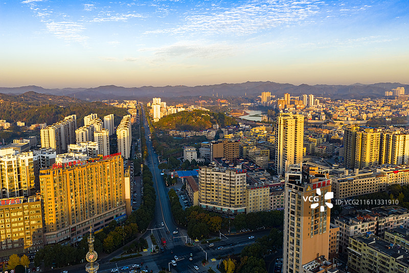 航拍湖南岳阳平江县县城清晨风光图片素材