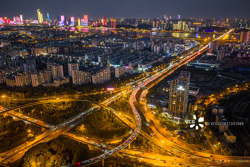 航拍湖南长沙南二环罗家嘴立交桥与洋湖夜景图片素材