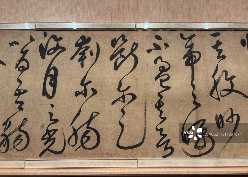 上海博物馆藏元鲜于枢行书诗赞卷｜困学题款徐乾学题跋手卷（纸本墨迹／朱印）｜元代法书研究图片素材