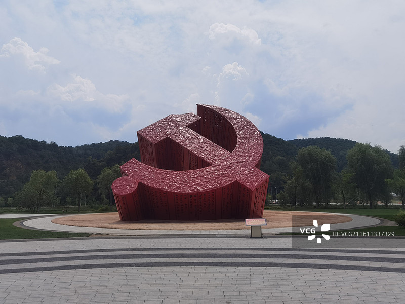 陕西延安南泥湾革命旧址南泥湾党徽广场图片素材