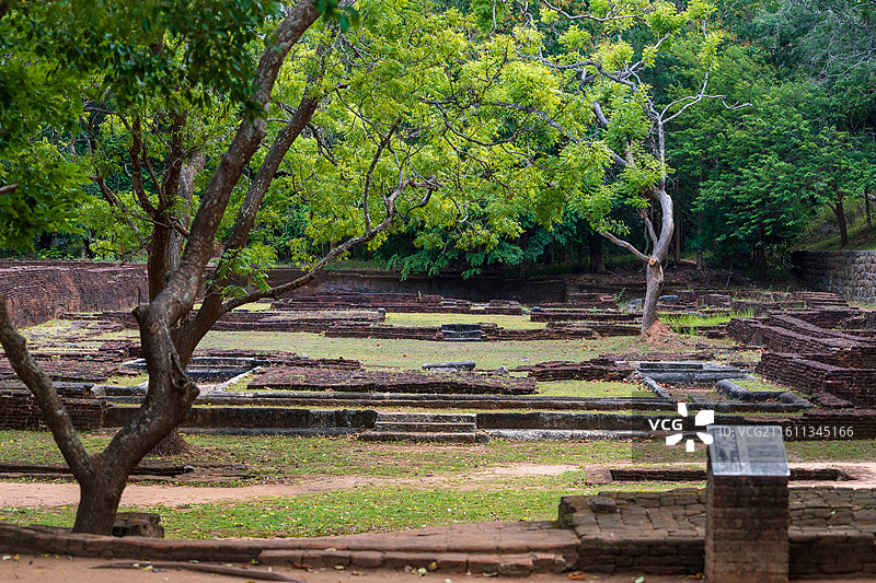 波隆纳鲁沃古城遗址图片素材