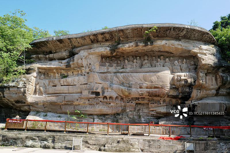 四川安岳石刻卧佛院释迦牟尼涅槃卧佛造像图片素材