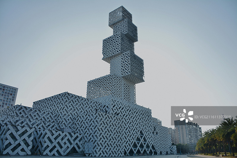 现代抽象创意建筑-佛山大剧院（汽车广告背景图）图片素材