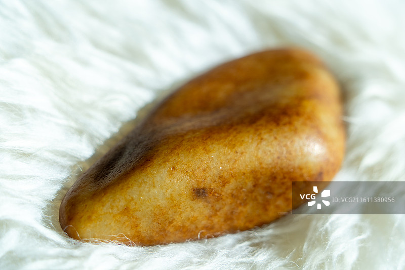 新疆喀什玉龙河和田玉籽料原石黄白种洒金皮红皮白肉和田玉把件摆件原料玉石奇石收藏文玩图片素材