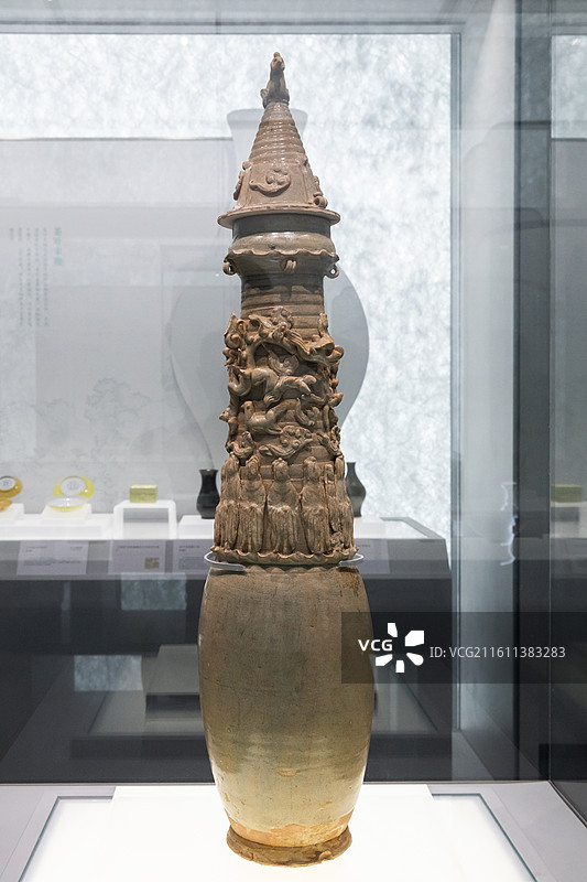 武汉博物馆影青釉贴塑龙纹及十二花神皈依瓶宋代图片素材