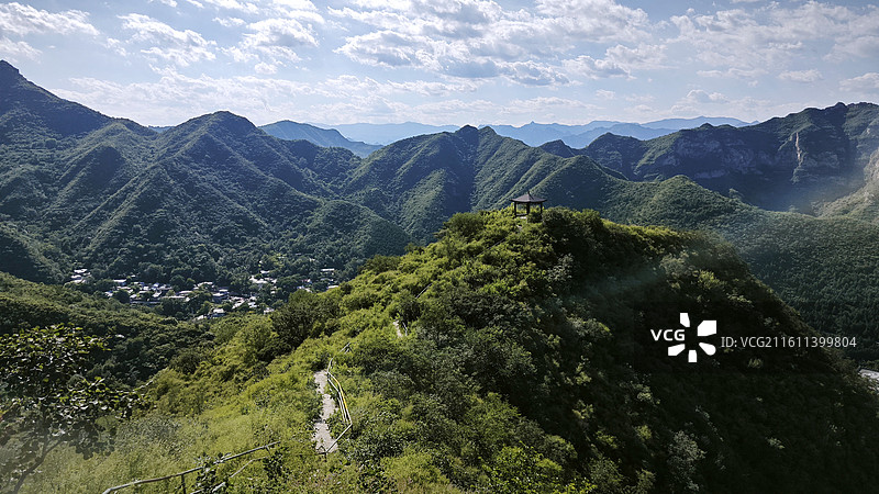 北京市房山区石花洞景区月亮山玻璃栈道自然风光图片素材
