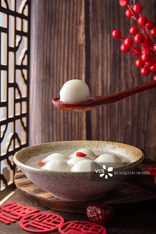 碗中美味汤圆图片素材