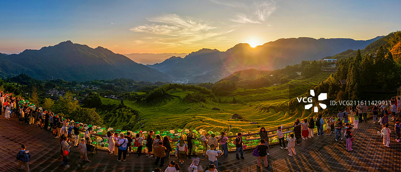 浙江丽水云和梯田日出图片素材