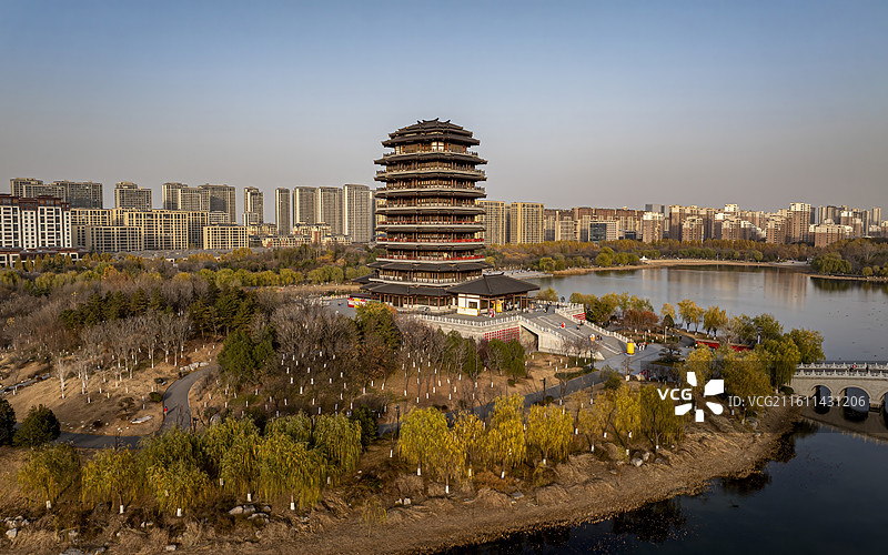 山东省淄博市张店区齐盛湖公园海岱楼钟书阁图片素材