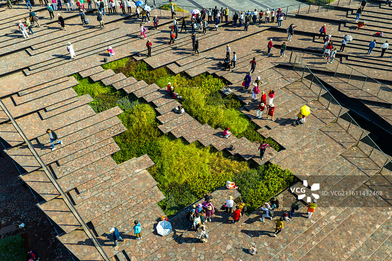 航拍广州广船滨江公园，旧船厂改造的广州新地标，1914网红打卡地图片素材