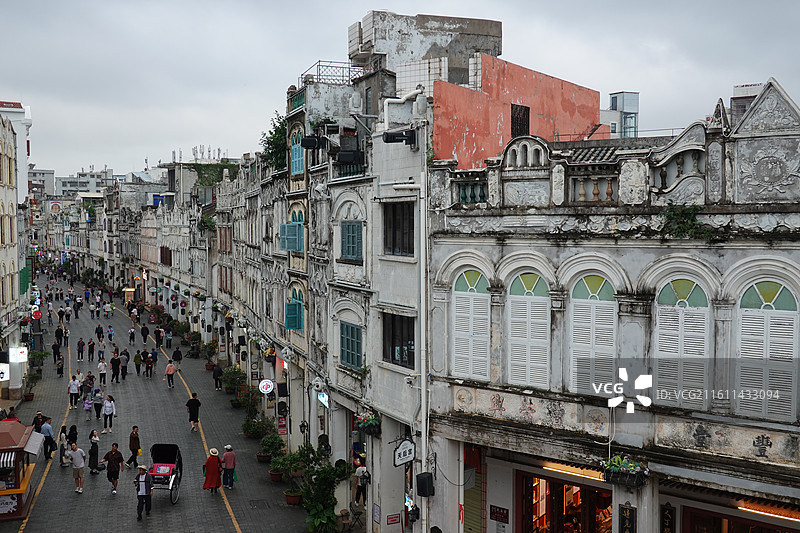 海南省海口市骑楼老街历史文化街区：龙华区中山路步行街骑楼街景图片素材