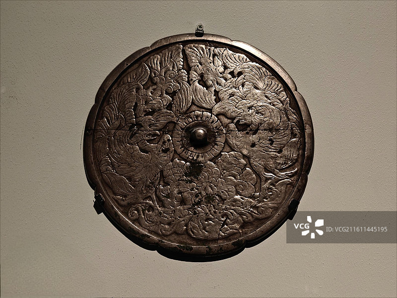 双凤纹葵式铜镜 唐代 1958年河南陕县湖滨区出土 中国国家博物馆藏图片素材