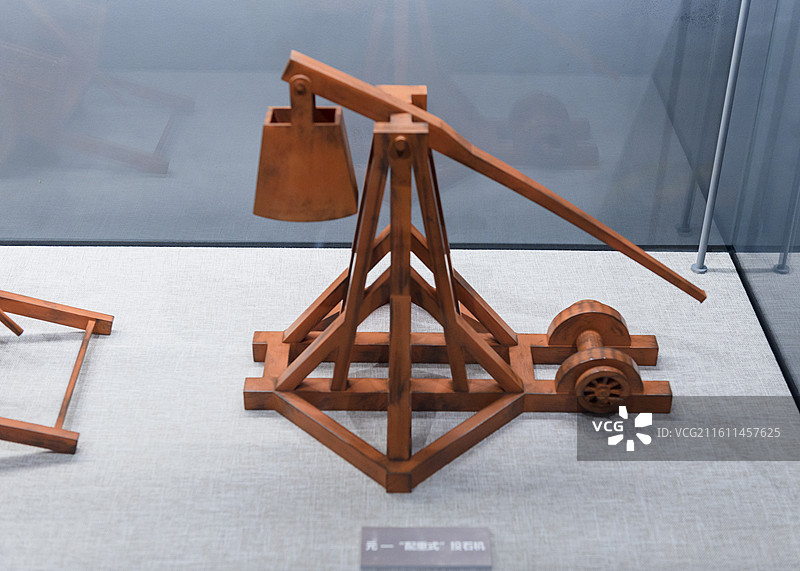 元代 “配重式”投石机 北京考古遗址博物馆：金中都水关遗址图片素材