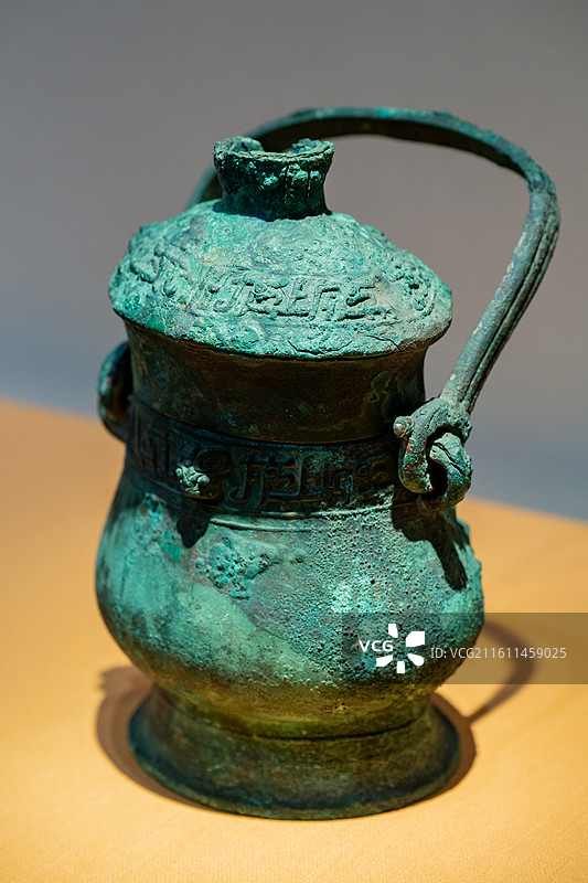 故宫博物院 百年守护展 商 毓祖丁卣 1954年由章乃器捐献图片素材