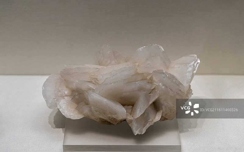 天津自然博物馆“家园·生命展区”：方解石（湖南省产）图片素材