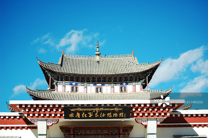 传统中式建筑（蓝天背景）图片素材