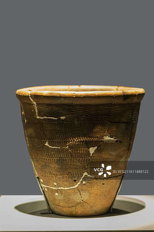 筒形罐 新时期时代中期 北埝头遗址 首都博物馆“北京通史陈列”展图片素材