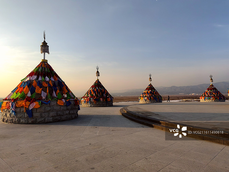 夕阳下的敖包——拍摄于呼和浩特赛罕区敕勒川草原图片素材