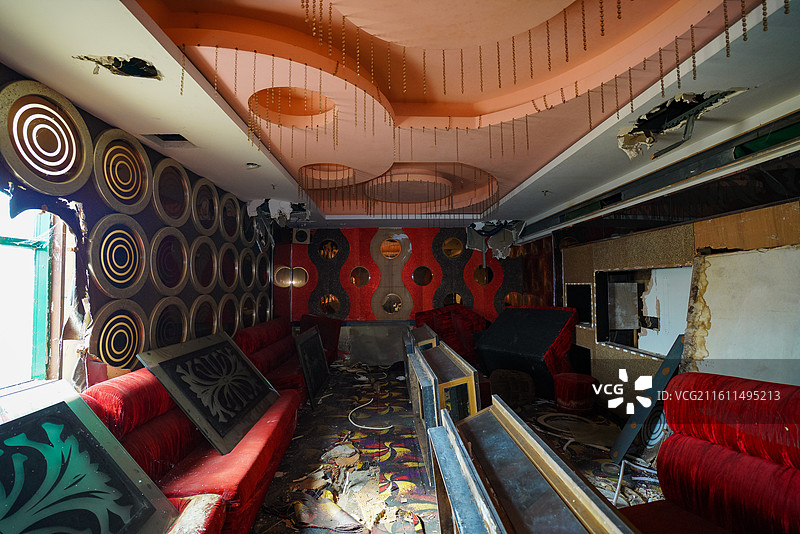 广东省东莞市，废弃多年的涉黄酒店图片素材