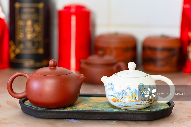 工艺精美的陶瓷茶壶瓷器茶具图片素材