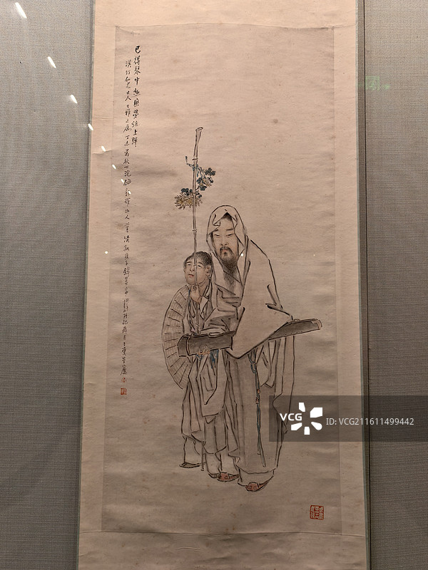 青岛市博物馆建馆60周年特展清钱慧安纸本设色陶渊明携琴采菊图轴图片素材