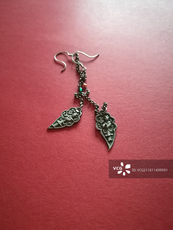 老银首饰品。翡翠。人物荷花莲花青蛙蝶恋花图片素材