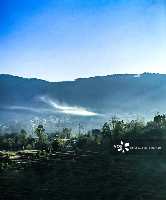 武陵山区贵州铜仁德江县境内晚秋时节的云海图片素材