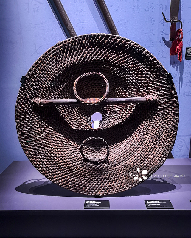 浙江省博物馆之江馆陈列文物：太平天国盾牌图片素材