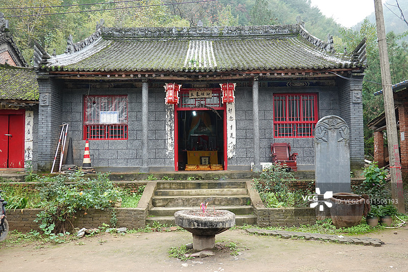 陕西省西安市周至县楼观台镇团标村秦岭终南山团标峪桃花山：十二天门之一天门图片素材