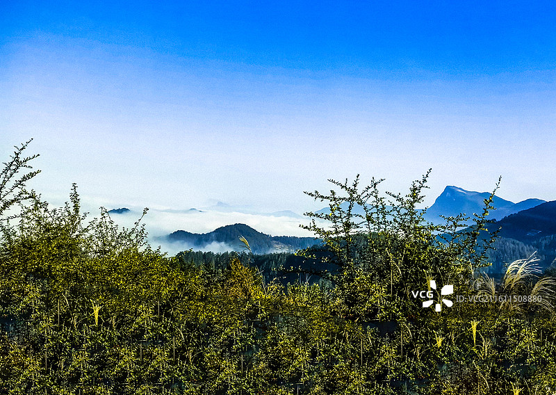 武陵山区贵州铜仁德江县境内晚秋时节的云海图片素材