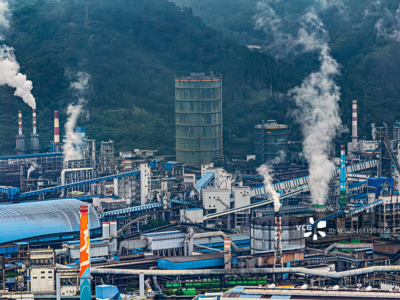 三明钢铁厂 工业厂房错综复杂高炉管道烟囱传送带 内陆山区三线建设 福建三钢闽光股份炼铁厂 工业旅游图片素材