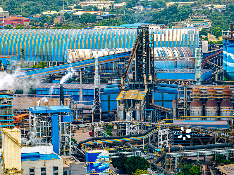 三明钢铁厂 工业厂房错综复杂高炉管道烟囱传送带 内陆山区三线建设 福建三钢闽光股份炼铁厂 工业旅游图片素材