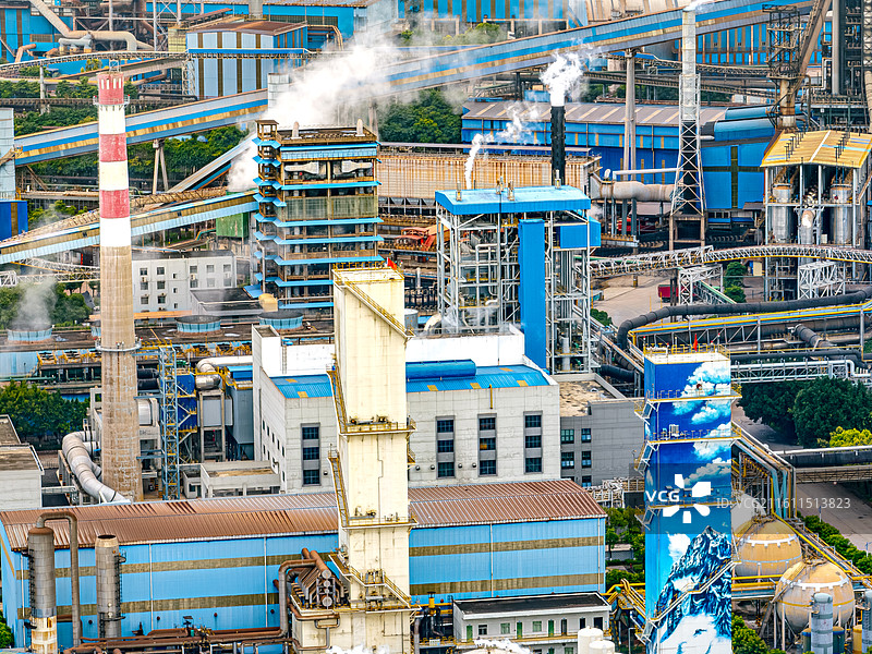 三明钢铁厂 工业厂房错综复杂高炉管道烟囱传送带 内陆山区三线建设 福建三钢闽光股份炼铁厂 工业旅游图片素材