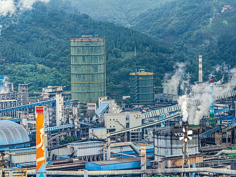 三明钢铁厂 工业厂房错综复杂高炉管道烟囱传送带 内陆山区三线建设 福建三钢闽光股份炼铁厂 工业旅游图片素材