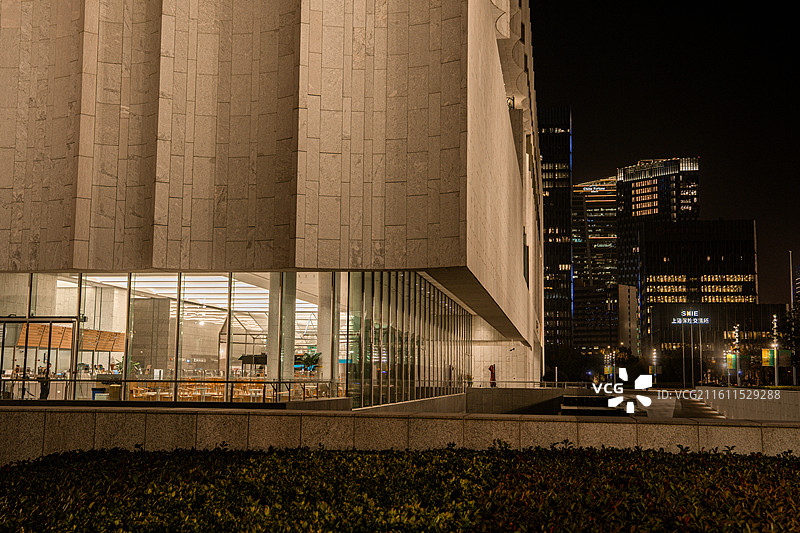 上海博物馆 东馆 夜晚灯光 上海地标建筑图片素材