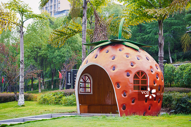 射洪市紫云公园里的水果小屋 草莓图片素材