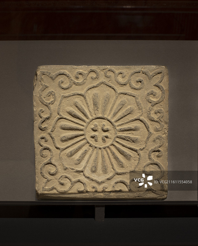 敦煌研究院  西夏 四蕾八瓣莲花云头纹砖 中国美术馆展览图片素材