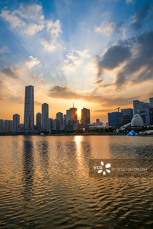 日落丁达尔图片素材