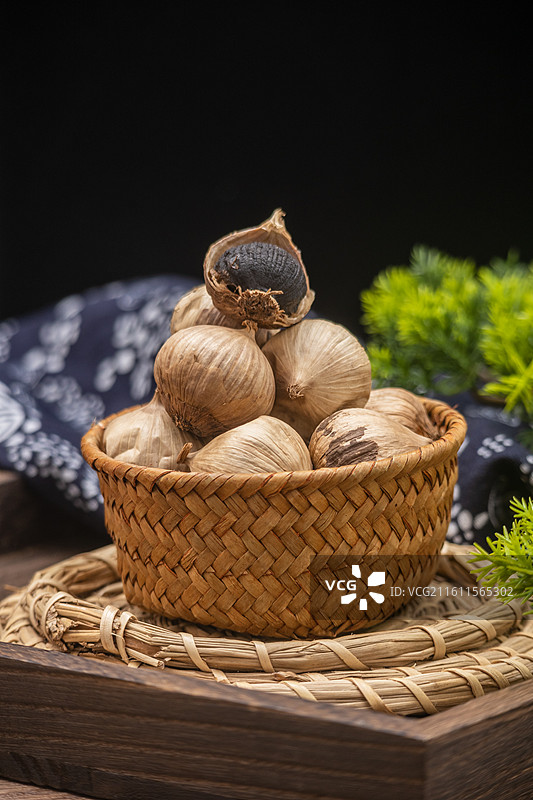 东方传统中式食物黑蒜调味品即使零食图片素材