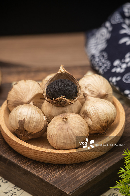 东方传统中式食物黑蒜调味品即使零食图片素材