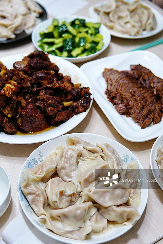 冬至日的团圆饺子图片素材