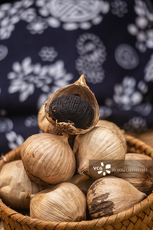 东方传统中式食物黑蒜调味品即使零食图片素材