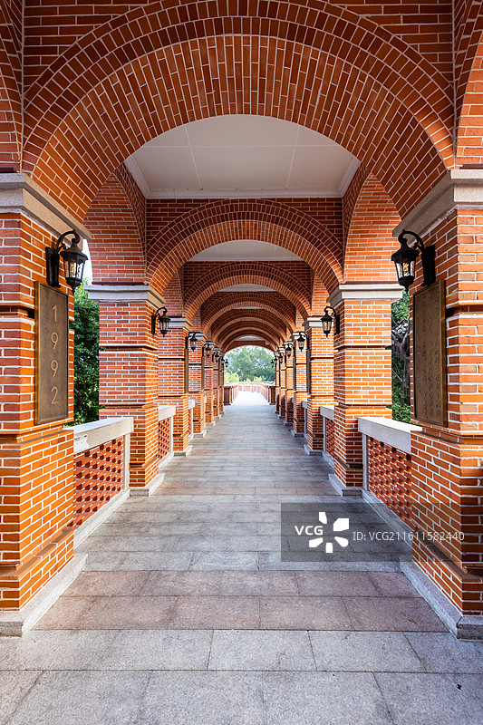 福州闽江边青年广场特色红砖建筑景观图片素材