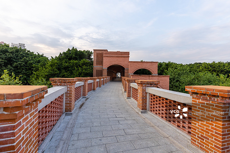 福州闽江边青年广场特色红砖建筑景观图片素材