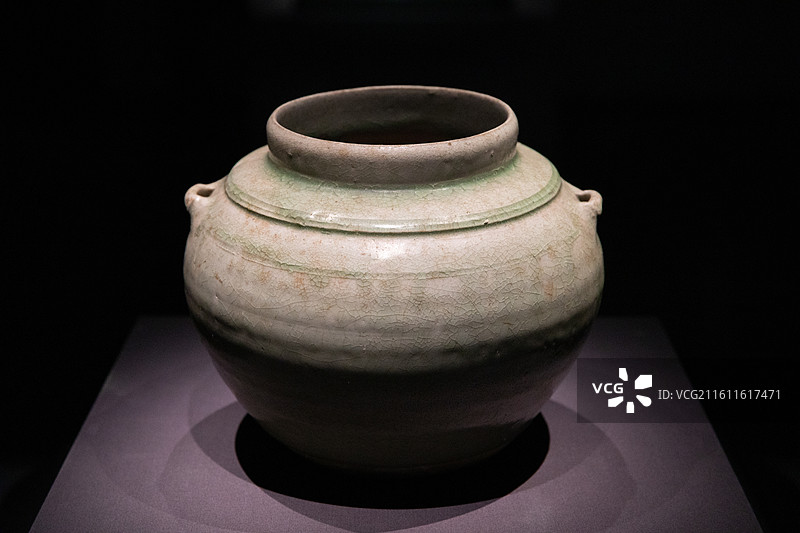 浙江博物馆越窑青瓷双系罐  东汉(公元25-220年)海宁东汉13号墓出土图片素材