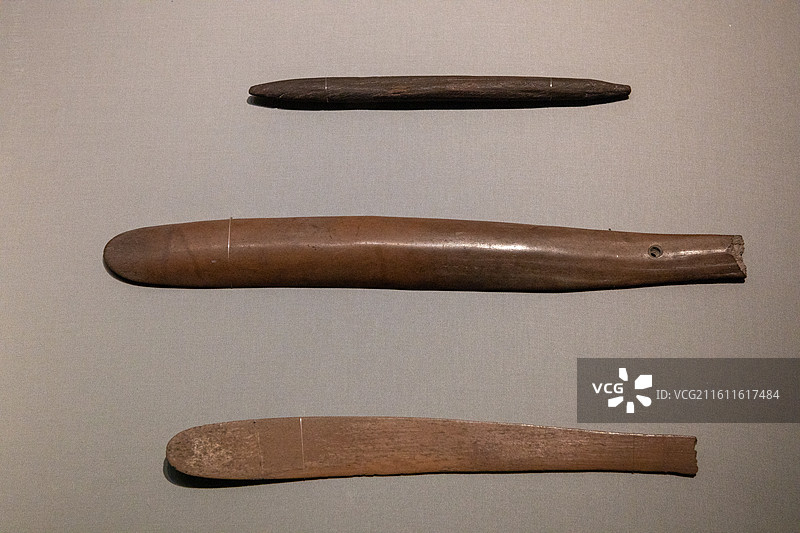 浙江博物馆骨匕  新石器时代河姆渡文化(距今 7000-5300 年)1973-1977年河姆渡图片素材