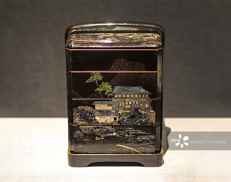 19世纪 黑漆螺钿四层提箱 南京博物院图片素材