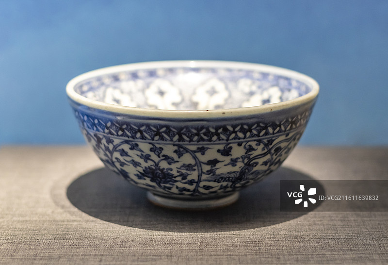 青花鸾风穿花纹温碗 明正德 南京博物院图片素材