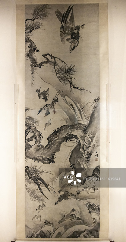 松鹰飞禽图 明 王偕 南京博物院图片素材